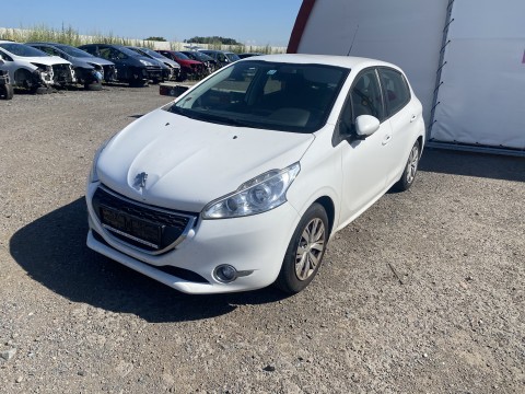 Peugeot 208 1,4 70KW rok 2013 prodám díly