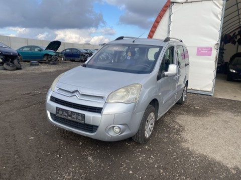 Citroen Berlingo III 1,6 HDI 66KW 9HX prodám díly z vozu