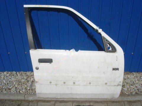 pravé přední dveře na peugeot 106