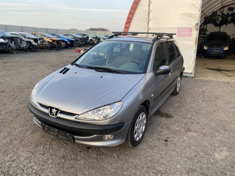 Peugeot 206 SW rv 2004 1,4HDI 50KW prodám díly