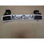 výdechy ventilace pravé VW Touareg 7P0  7P1857190A  OUM  7P1819704B