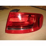 lampa zadní pravá AUDI A4 8K0 sedan  8K5945096D - poškozená