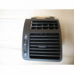 výdech ventilace pravý VW Touran lift 1T0 07-10  1T0819704B