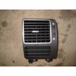 výdech ventilace pravý VW Touran 1T0  1T0819704E