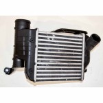 chladič intercooler pravý AUDI A6 4F0 2,7 TDI BPP  4F0145806E