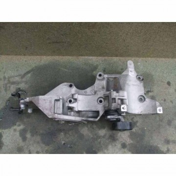 držák alternátoru + klimakompresoru VW Golf VI VW Passat 3C0 3C9  03L903143D