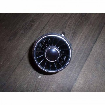 výdech ventilace pravý středový AUDI TT 8S0 2015-  8S1820952  SXI