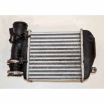 chladič intercooler levý AUDI A6 4F0 (lift) 3,0 TDi 171 KW  4F0145805F  4F0145805AF