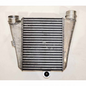 chladič intercooler pravý AUDI A8 4N0 4,0 TDi  4N0145806F