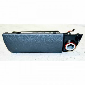 popelník VW Touran 1T0  1T1857305A  1T1857961L  1T1863276E  71N