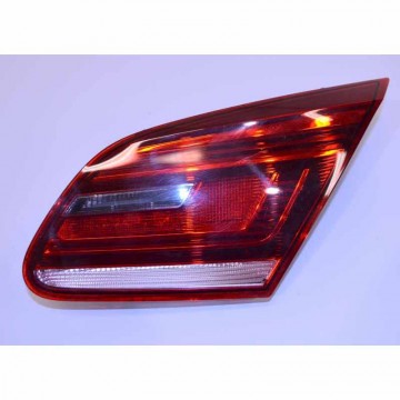 lampa zadní pravá - LED, vnitřní do víka VW Passat CC 3C8 lift  3C8945308S - lehce poškr.