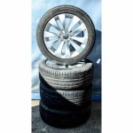 VW Passat CC 3C8 sada kol s pneu 235/45 R17 8Jx17H2 ET41  3C8601025A - 3x poškozený disk