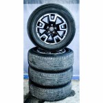 VW Amarok 2H0 lift sada kol s pneu 245/65 R17 8Jx17H2 ET49  2H6601025E  FZZ - poškráb.