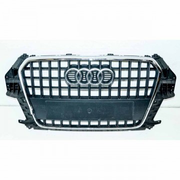 maska AUDI Q3 8U0 2012-14  8U0853651H  8U0853653H - poškozená chromová lišta