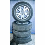 VW Amarok 2H0 (lift) sada kol s pneu 245/65 R17 8Jx17H2 ET49  2H0601025AF  ZD8 - poškráb.