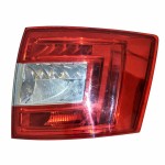 lampa zadní pravá ŠKODA Octavia III 5E0 combi  5E9945096A - poškozená, poškrábaná