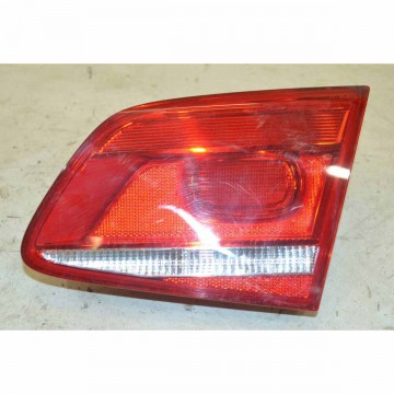 lampa zadní pravá - vnitřní do pátých dveří VW Passat B7 3AA sedan  3AE945094K  3AE945094J