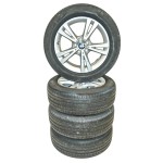 BMW X1 F48 sada kol s pneu 225/55 R17 E7,5Jx17H2  36106856064 - poškrábaný disk