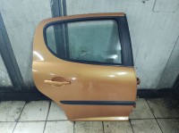 127. PRAVÉ ZADNÍ DVEŘE PEUGEOT 207 HATCHBACK ORANŽOVÉ OD-06