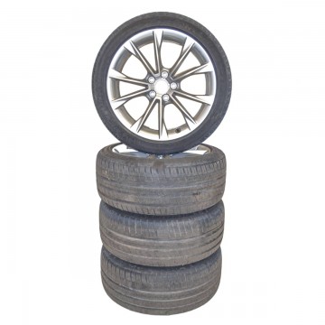 AUDI A5 8T0 lift sada kol s pneu 245/40 R18 8,5Jx18H2 ET29  8T0601025CA  8Z8 - 1x defekt